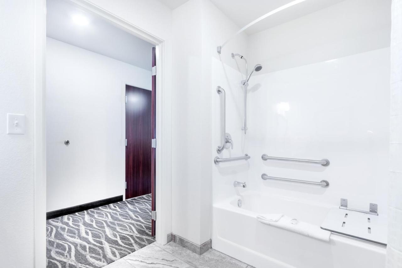 Cobblestone & - Hotel Janesville