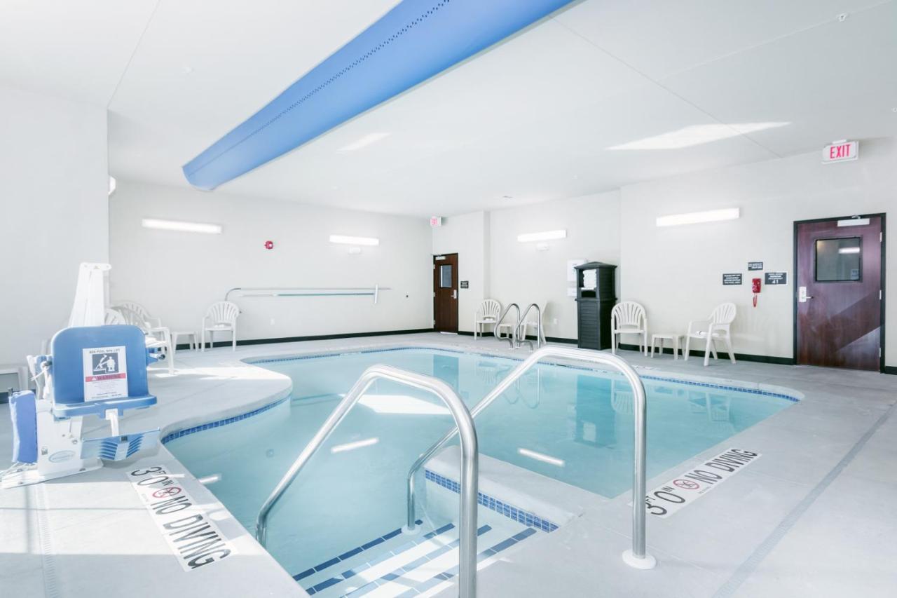 Hotel Cobblestone & - Janesville