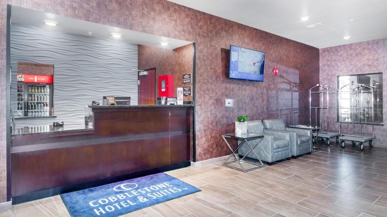 Hotel Cobblestone & - Janesville