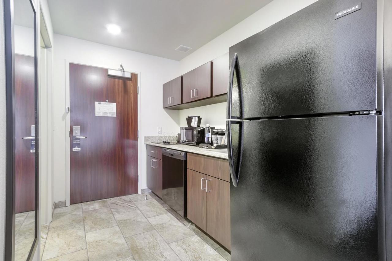Hotel Cobblestone & -
