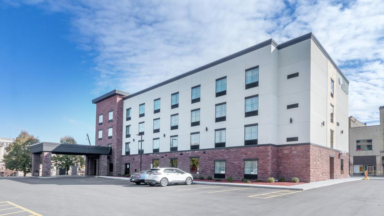 Hotel Cobblestone & -