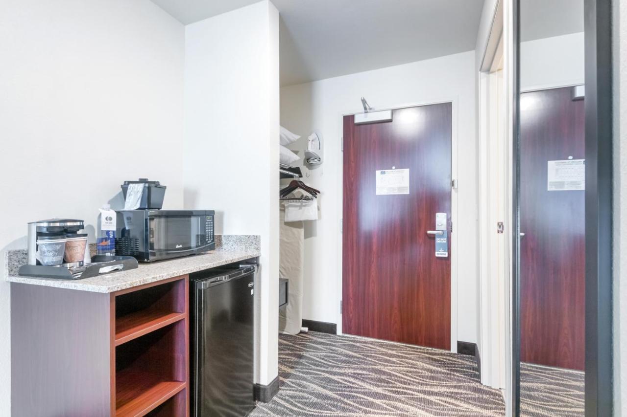 Cobblestone & - Hotel